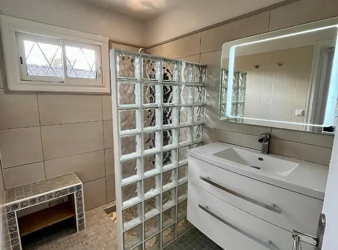 Petit-pere - A 400m De La Nyaraló